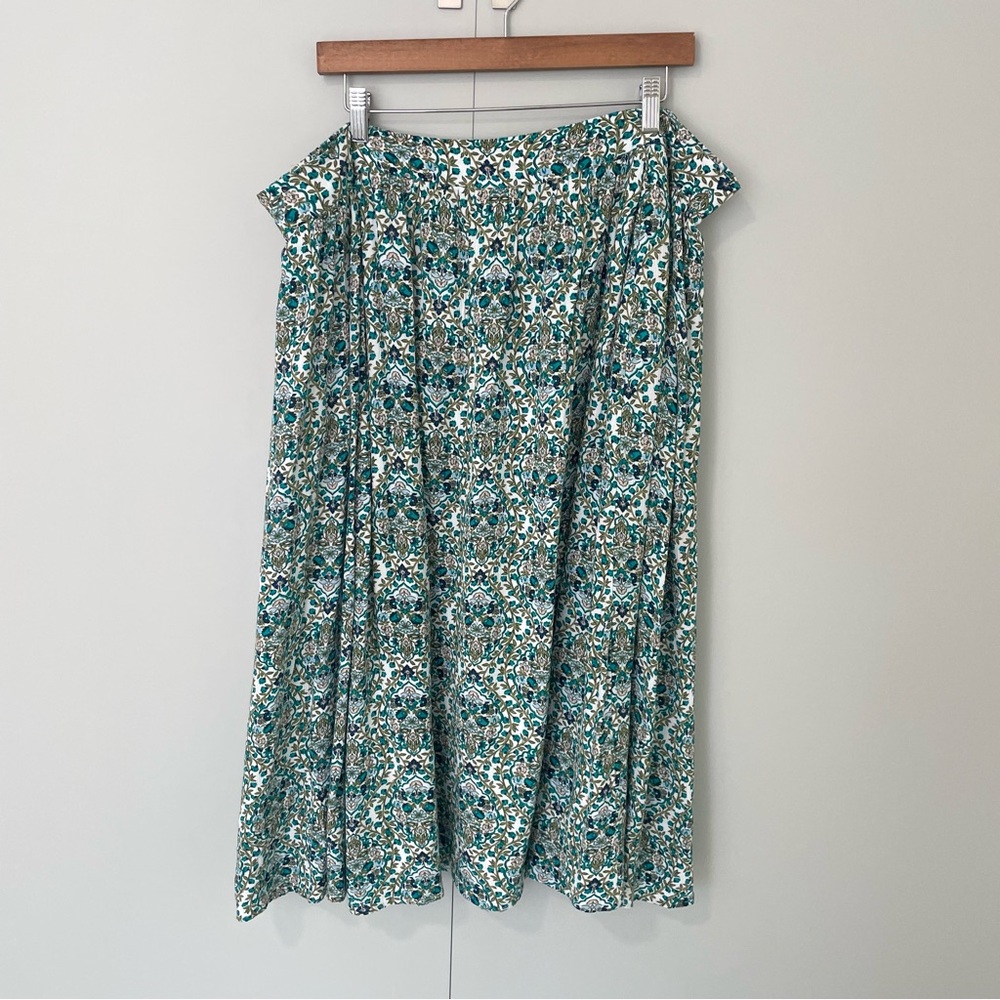 BODEN Crinkle Midi Skirt in Green Floral Plus Size - Picture 4 of 7